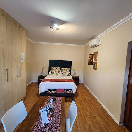 Jenvey House Selfcatering Apartments & Bnb Port Elizabeth Exterior photo